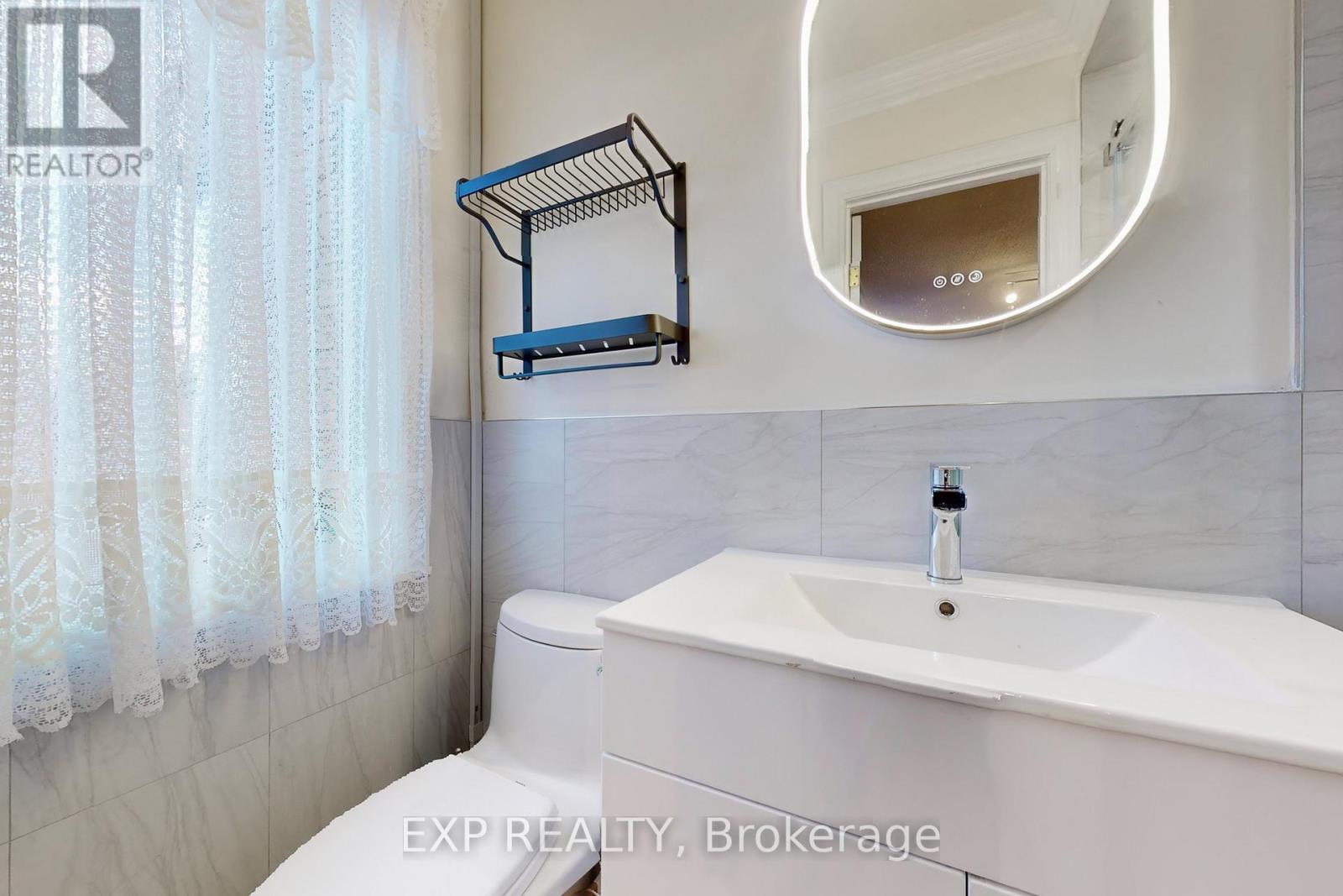 88 Valdor Drive, Toronto, ON - Indoor Photo Showing Bathroom