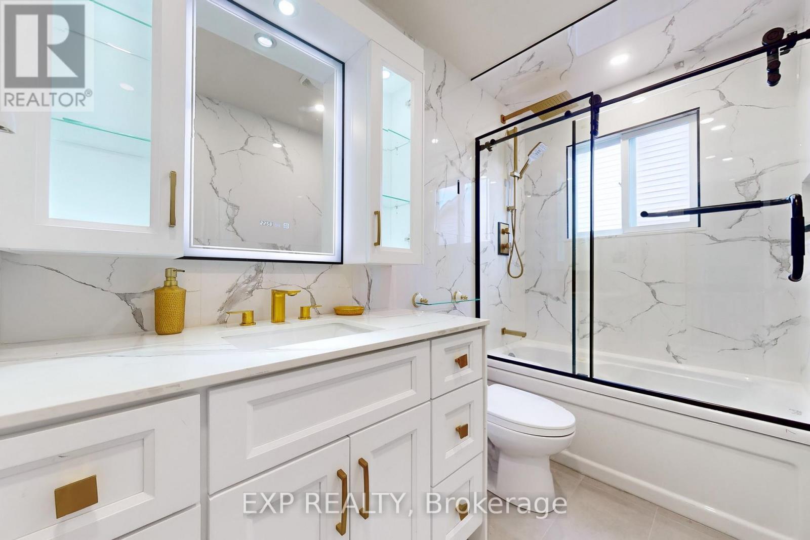 88 Valdor Drive, Toronto, ON - Indoor Photo Showing Bathroom