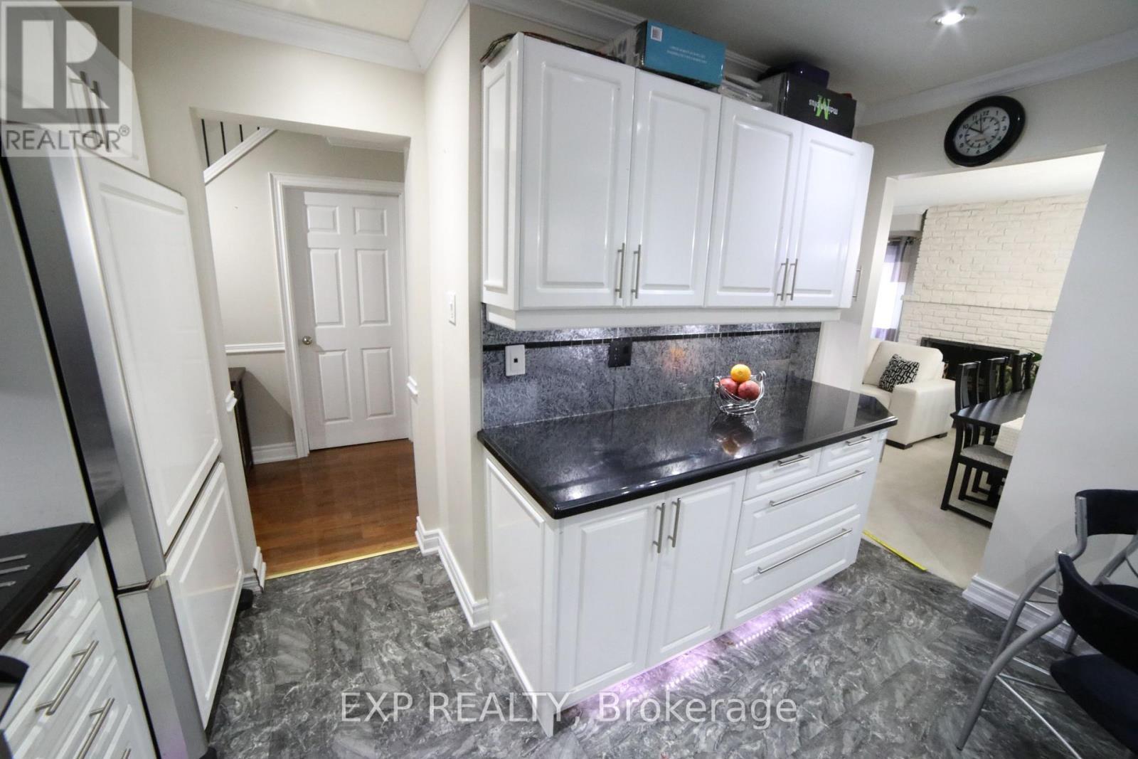 88 Valdor Drive, Toronto, ON - Indoor Photo Showing Kitchen