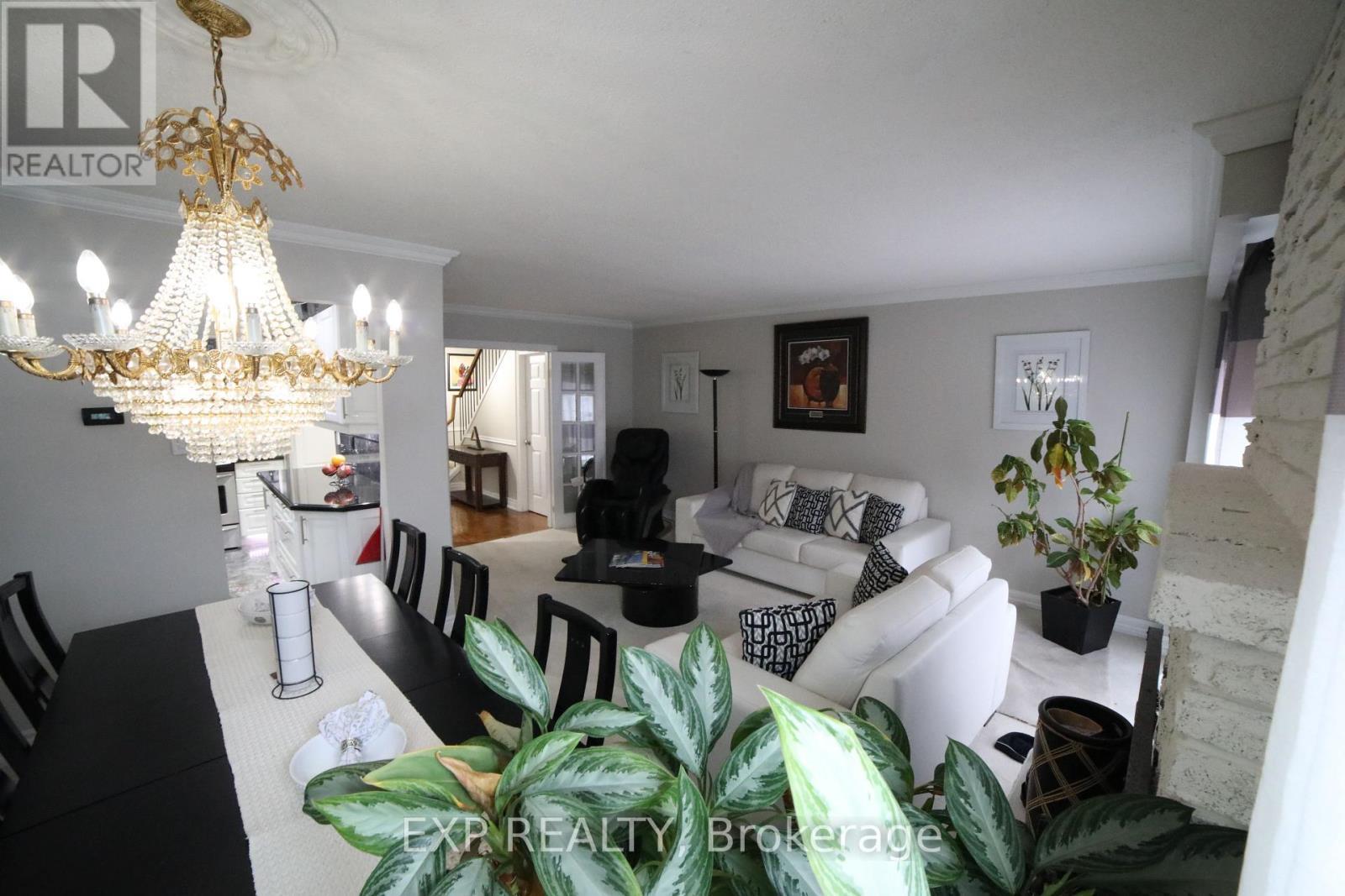 88 Valdor Drive, Toronto, ON - Indoor Photo Showing Other Room