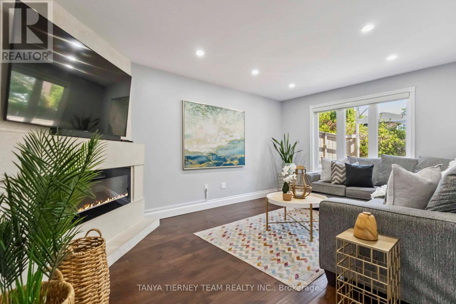 46 Foster Crescent, Whitby, ON - Indoor Photo Showing Living Room With Fireplace