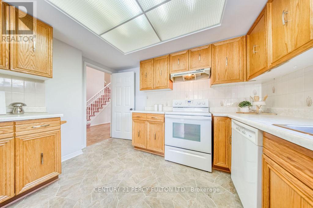 948 Glenanna Road, Pickering, ON - Indoor Photo Showing Kitchen