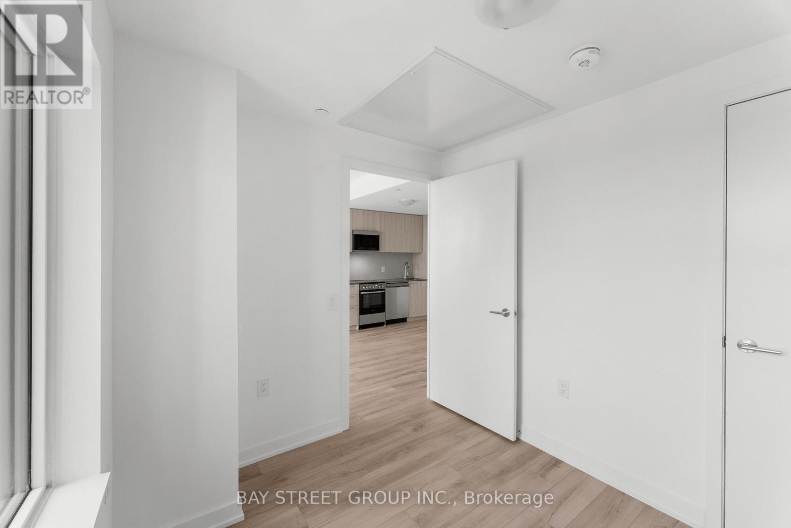901 - 7439 Kingston Road, Toronto, ON - Indoor