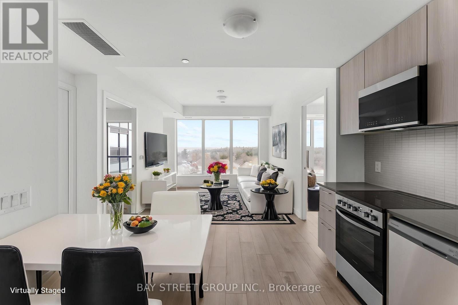 901 - 7439 Kingston Road, Toronto, ON - Indoor