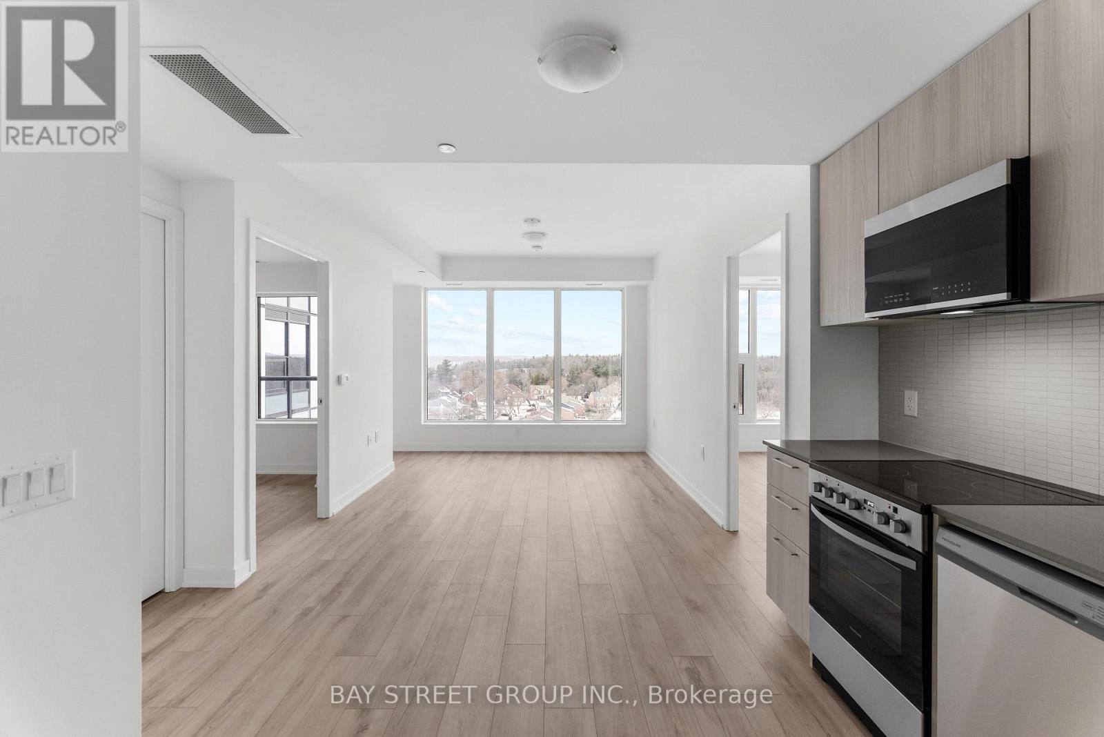 901 - 7439 Kingston Road, Toronto, ON - Indoor Photo Showing Kitchen