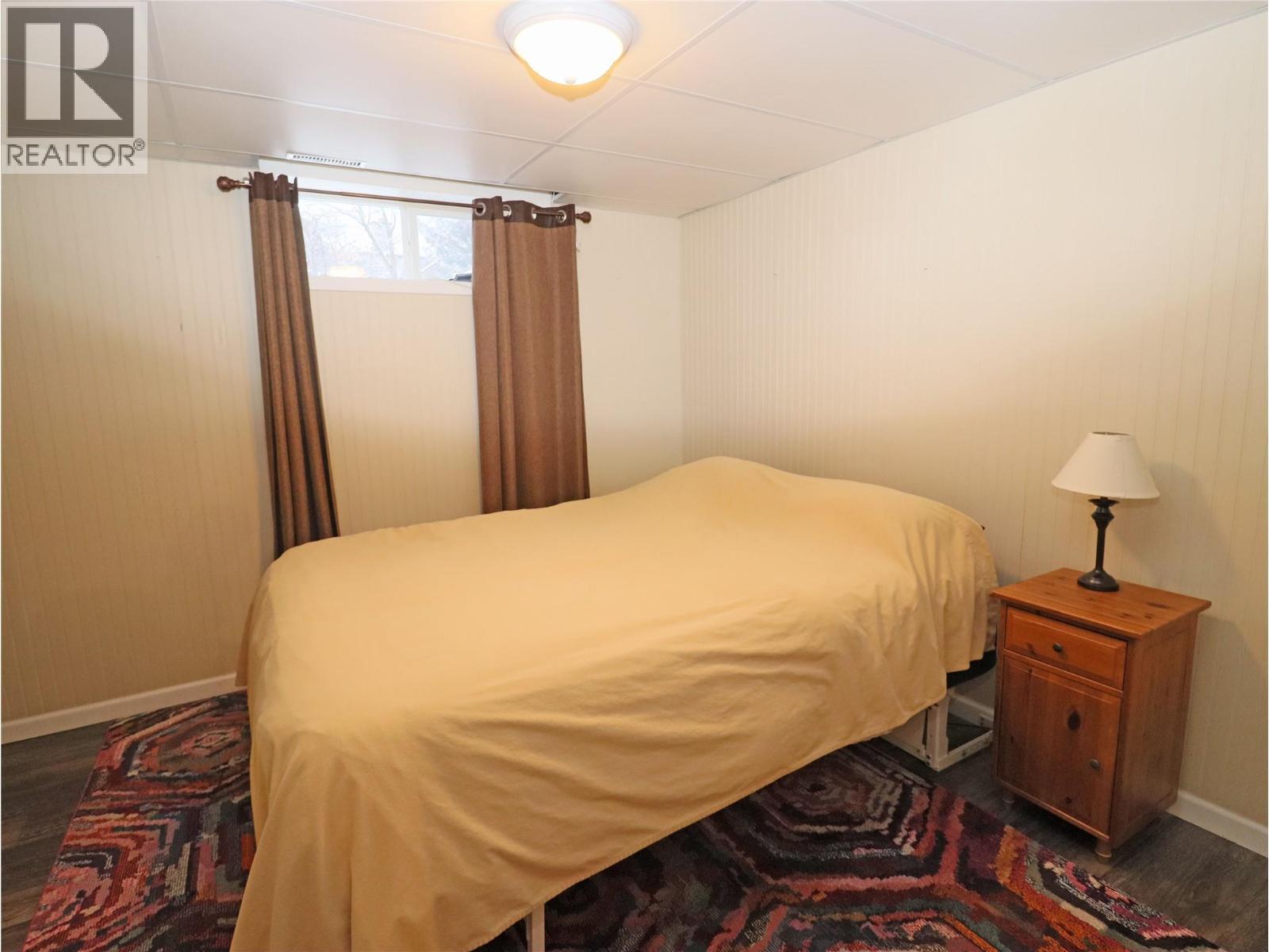 7665 Boundary Drive, Grand Forks, BC - Indoor Photo Showing Bedroom