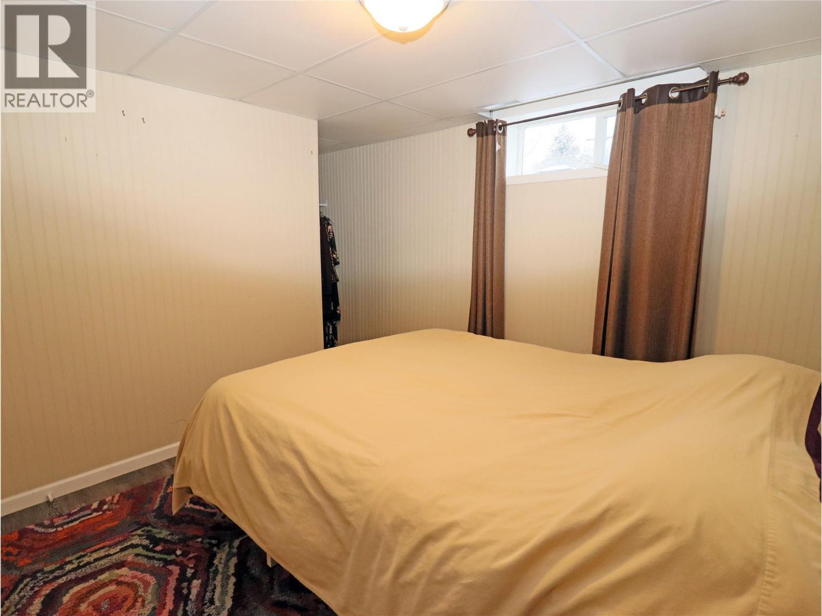 7665 Boundary Drive, Grand Forks, BC - Indoor Photo Showing Bedroom