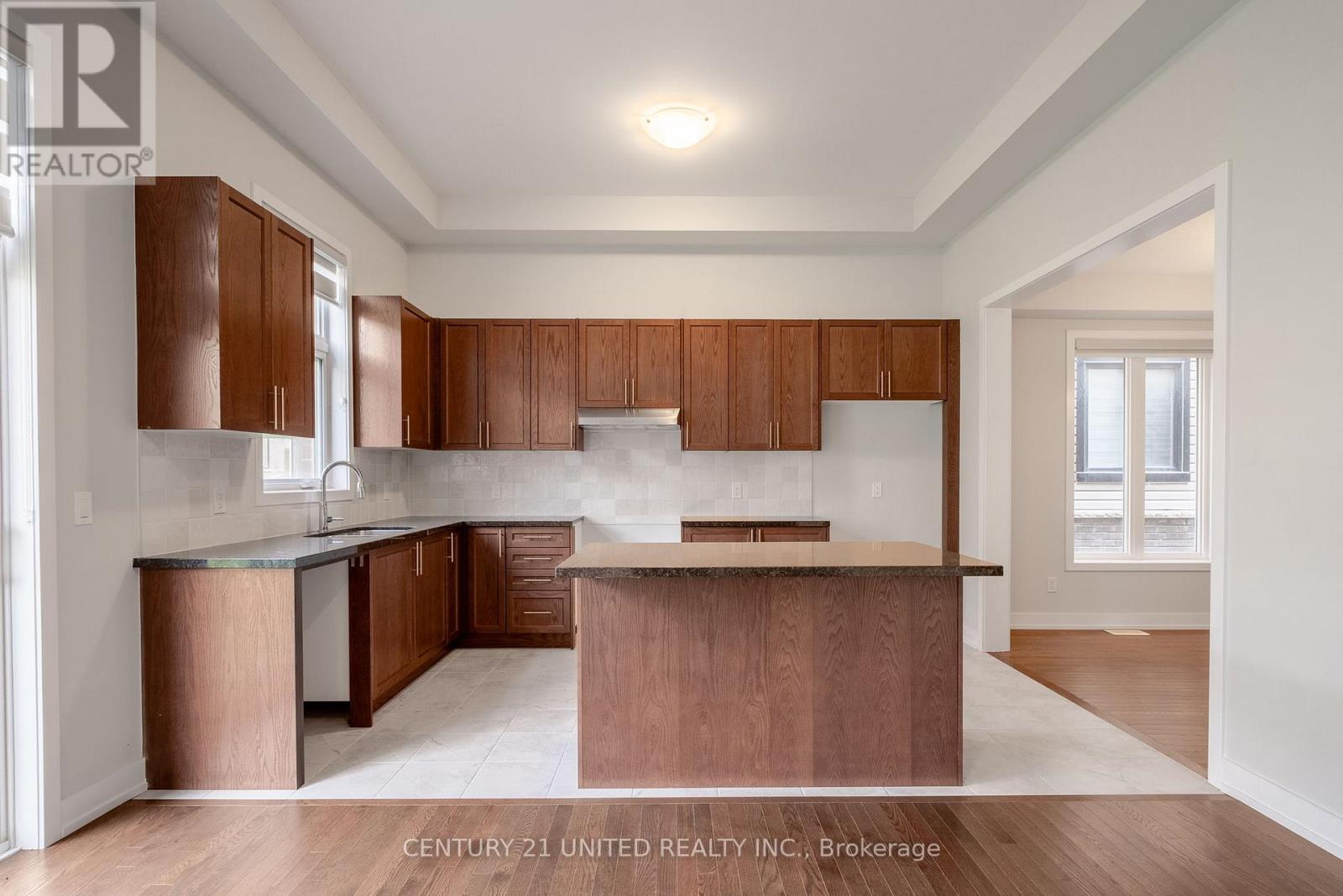 1040 Unit A Suddard Avenue, Oshawa (Kedron), ON - Indoor Photo Showing Kitchen