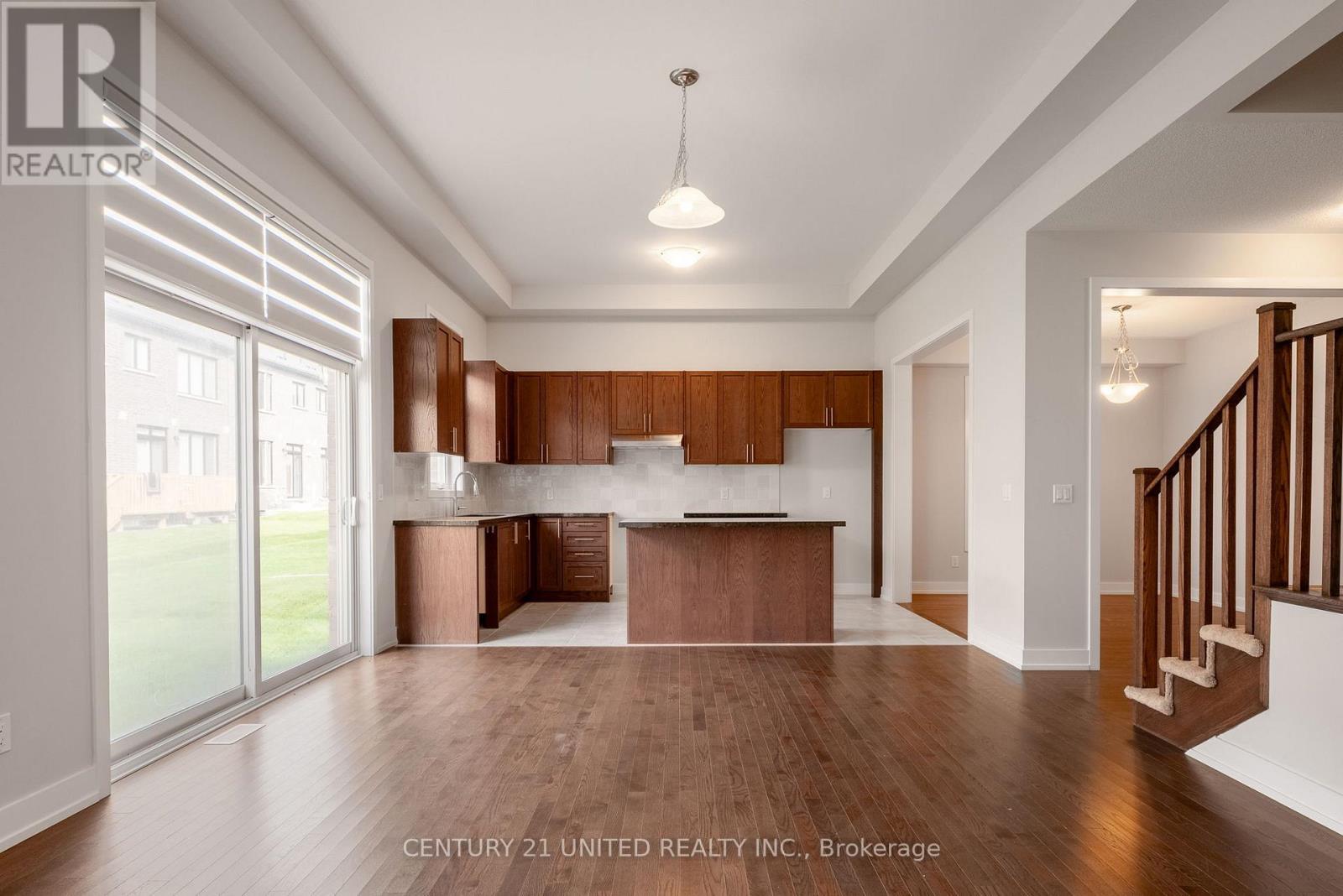 1040 Unit A Suddard Avenue, Oshawa (Kedron), ON - Indoor Photo Showing Kitchen