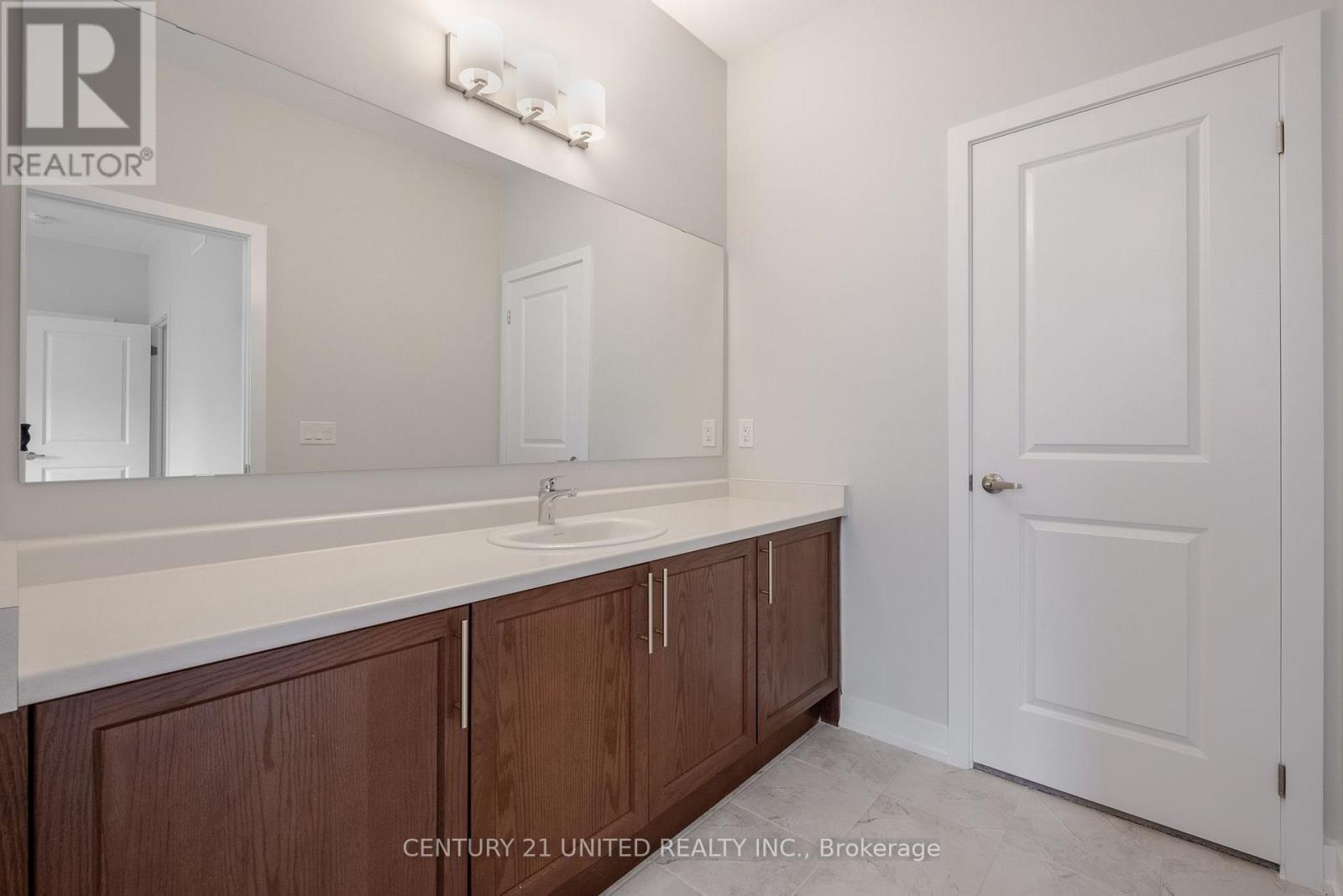 1040 Unit A Suddard Avenue, Oshawa (Kedron), ON - Indoor