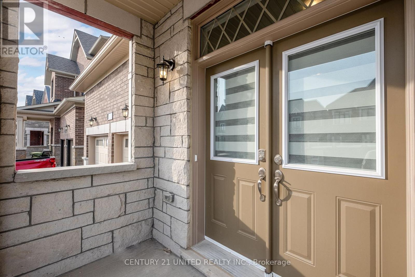 1040 Unit A Suddard Avenue, Oshawa (Kedron), ON - Outdoor With Exterior