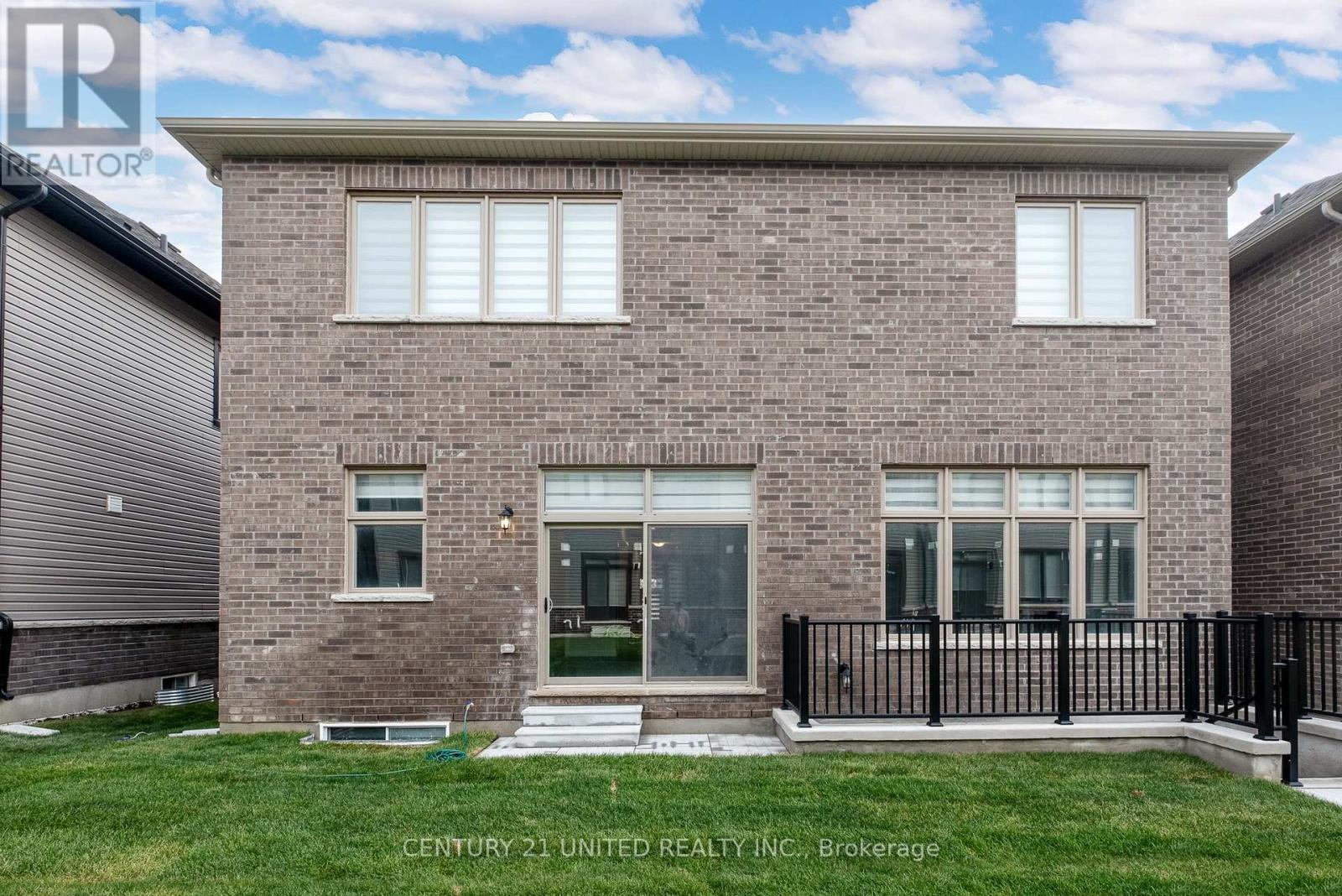 1040 Unit A Suddard Avenue, Oshawa (Kedron), ON - Outdoor With Exterior