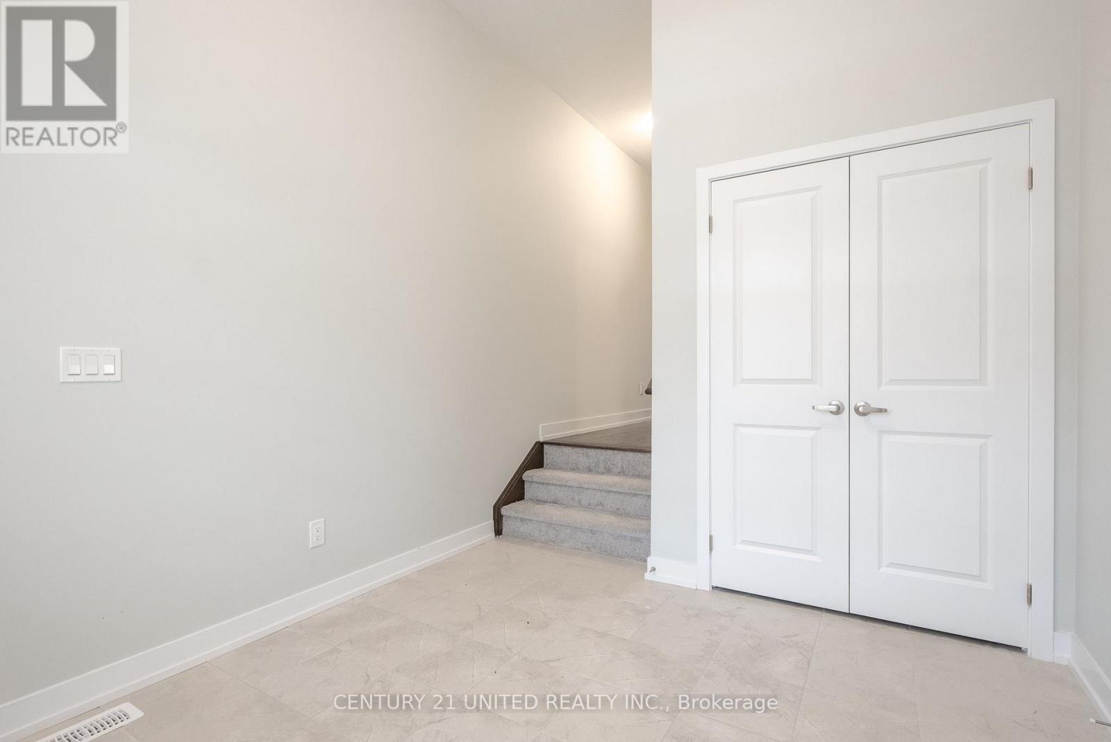1040 Unit A Suddard Avenue, Oshawa (Kedron), ON - Indoor Photo Showing Other Room