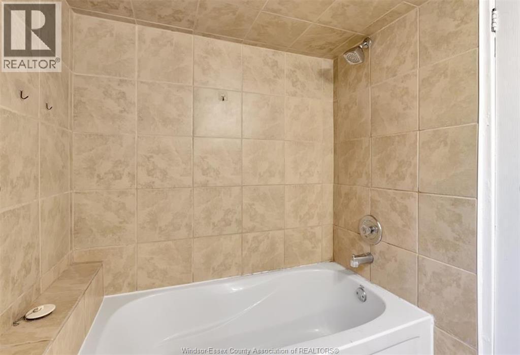 1279 Tourangeau Unit# Lower, Windsor, ON - Indoor Photo Showing Bathroom