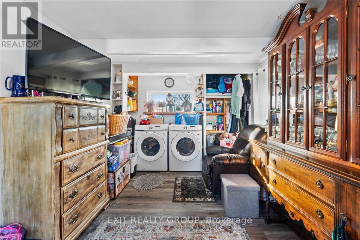 21 North Hastings Avenue, Marmora And Lake (Marmora Ward), ON - Indoor Photo Showing Laundry Room