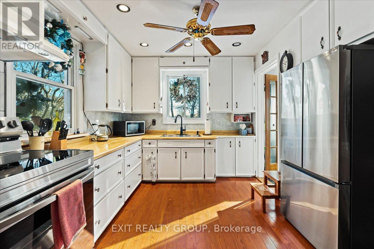 21 North Hastings Avenue, Marmora And Lake (Marmora Ward), ON - Indoor Photo Showing Kitchen