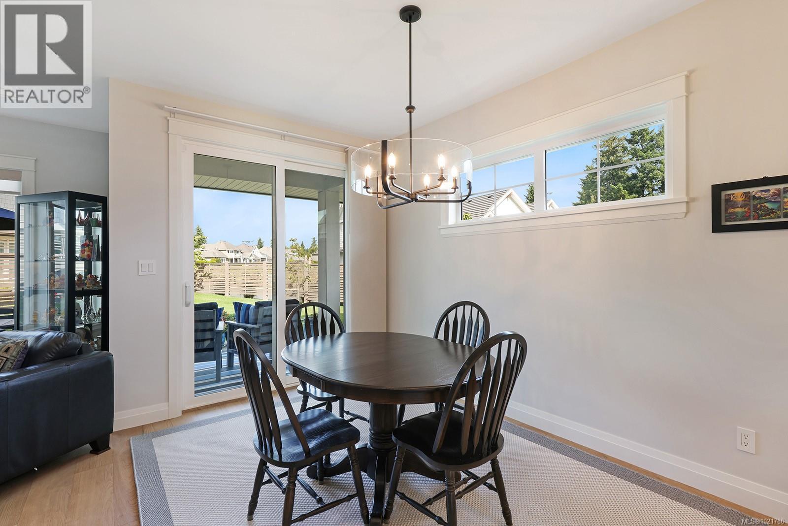 115 1444 Crown Isle Dr, Courtenay, BC - Indoor Photo Showing Dining Room