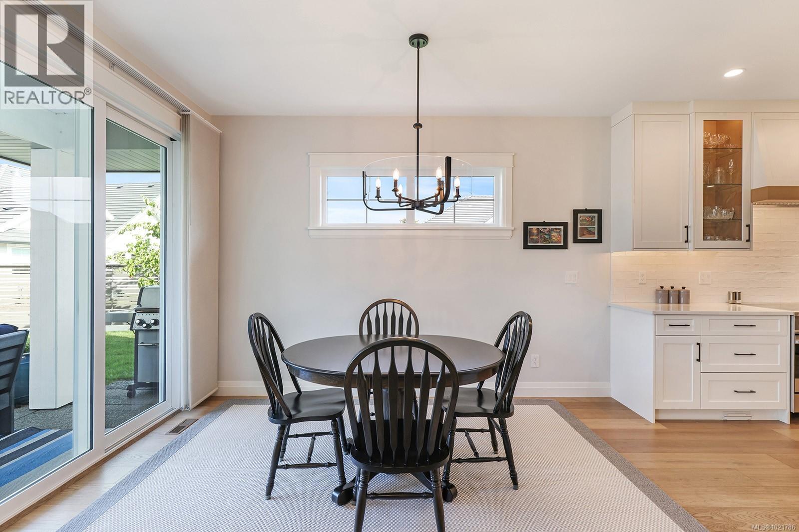 115 1444 Crown Isle Dr, Courtenay, BC - Indoor Photo Showing Dining Room