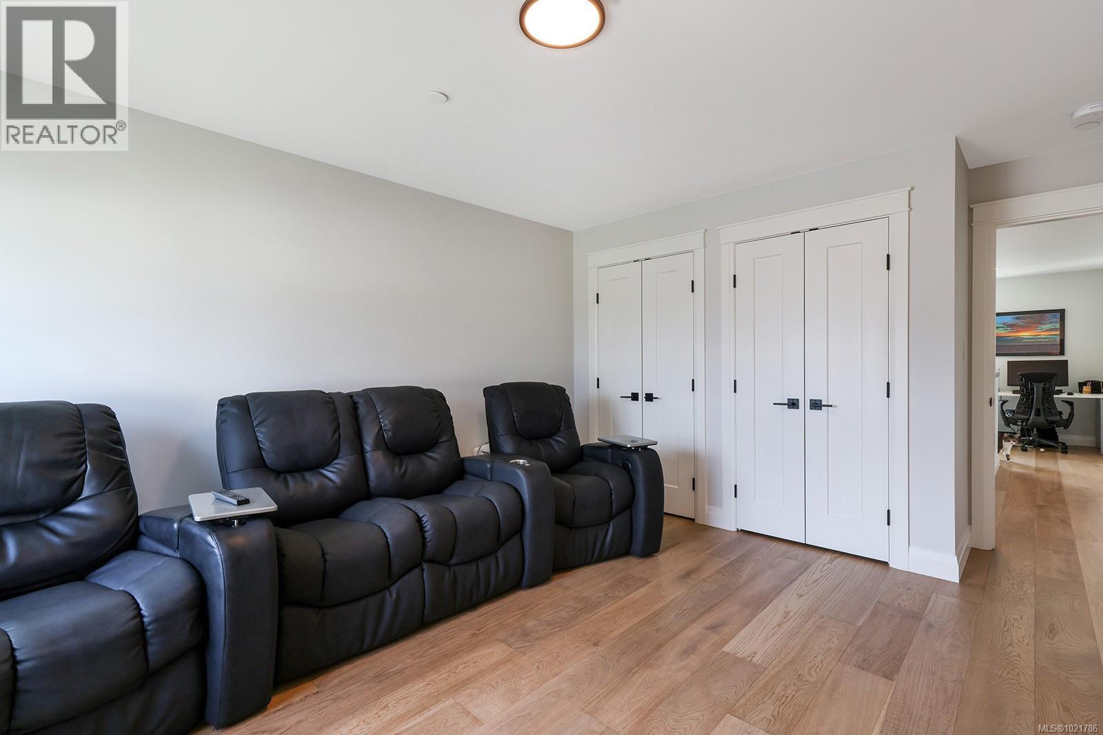 115 1444 Crown Isle Dr, Courtenay, BC - Indoor Photo Showing Other Room