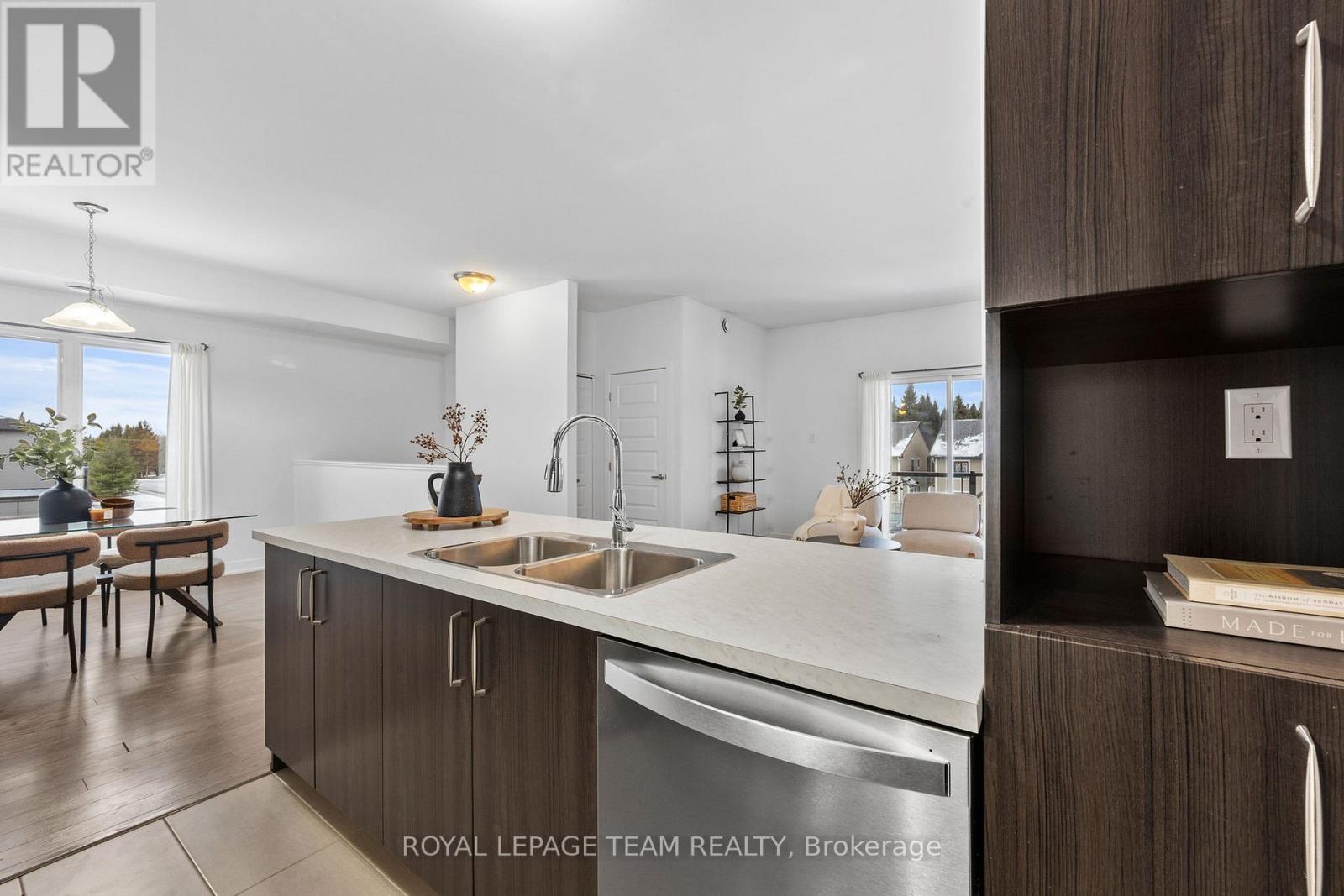 6 - 251 Capri Avenue, Russell, ON - Indoor Photo Showing Kitchen With Double Sink