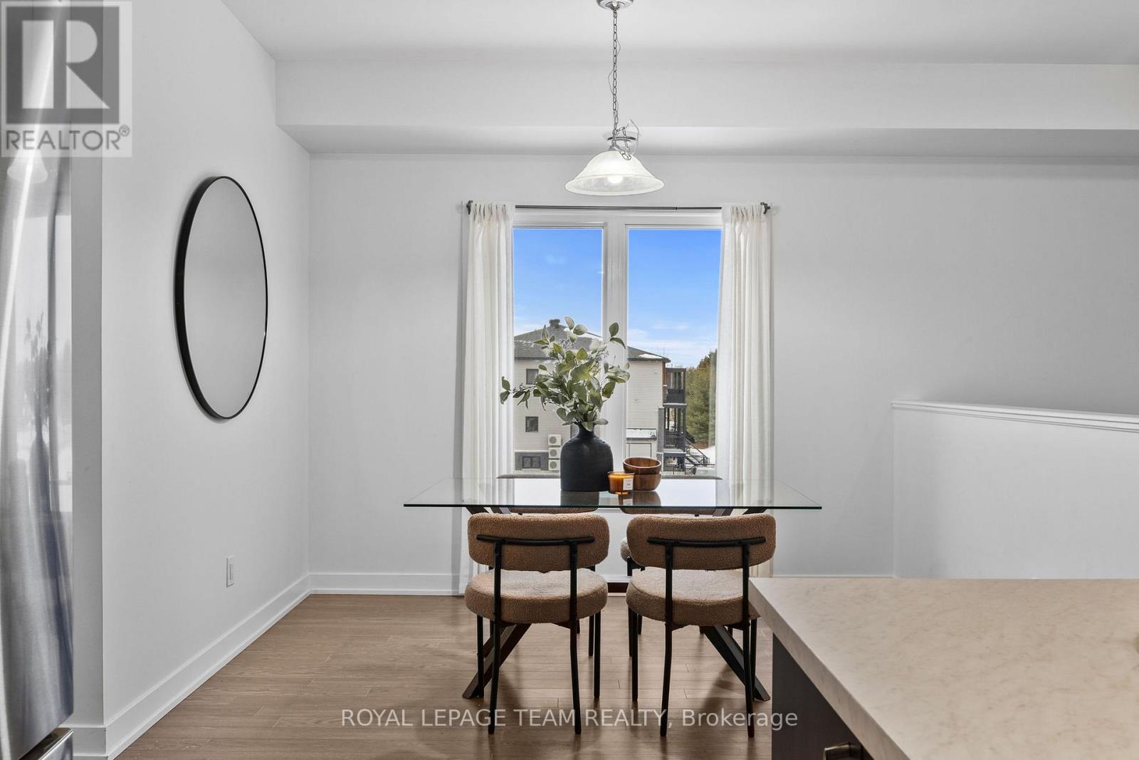6 - 251 Capri Avenue, Russell, ON - Indoor Photo Showing Dining Room