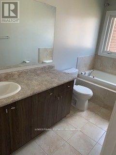 4 Lady Evelyn Crescent, Brampton, ON - Indoor Photo Showing Bathroom