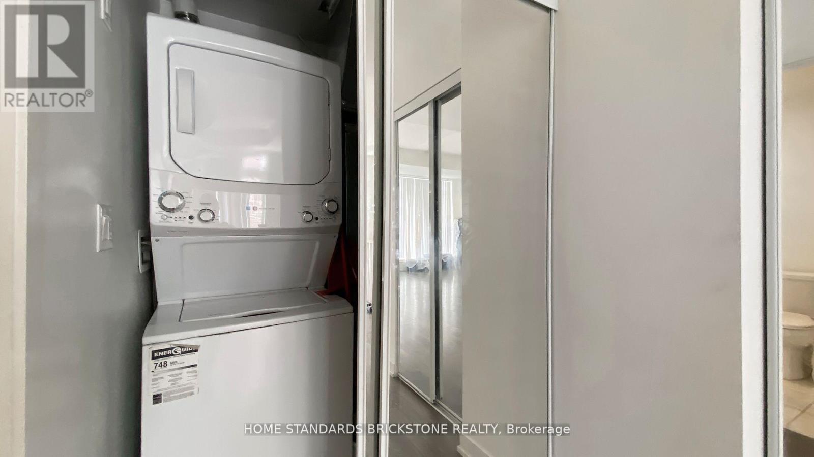 H212 - 90 Canon Jackson Drive, Toronto, ON - Indoor Photo Showing Laundry Room