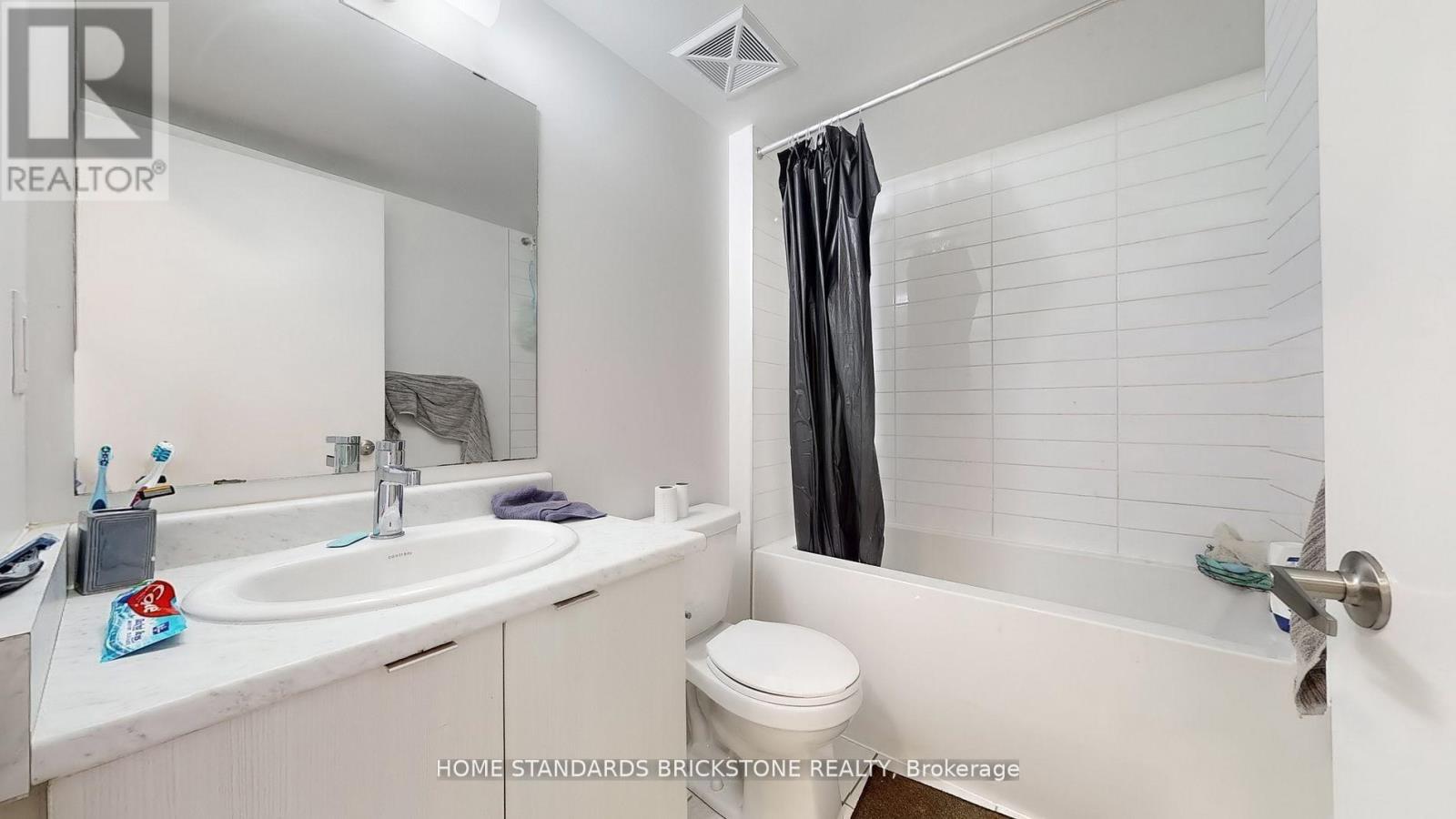 H212 - 90 Canon Jackson Drive, Toronto, ON - Indoor Photo Showing Bathroom
