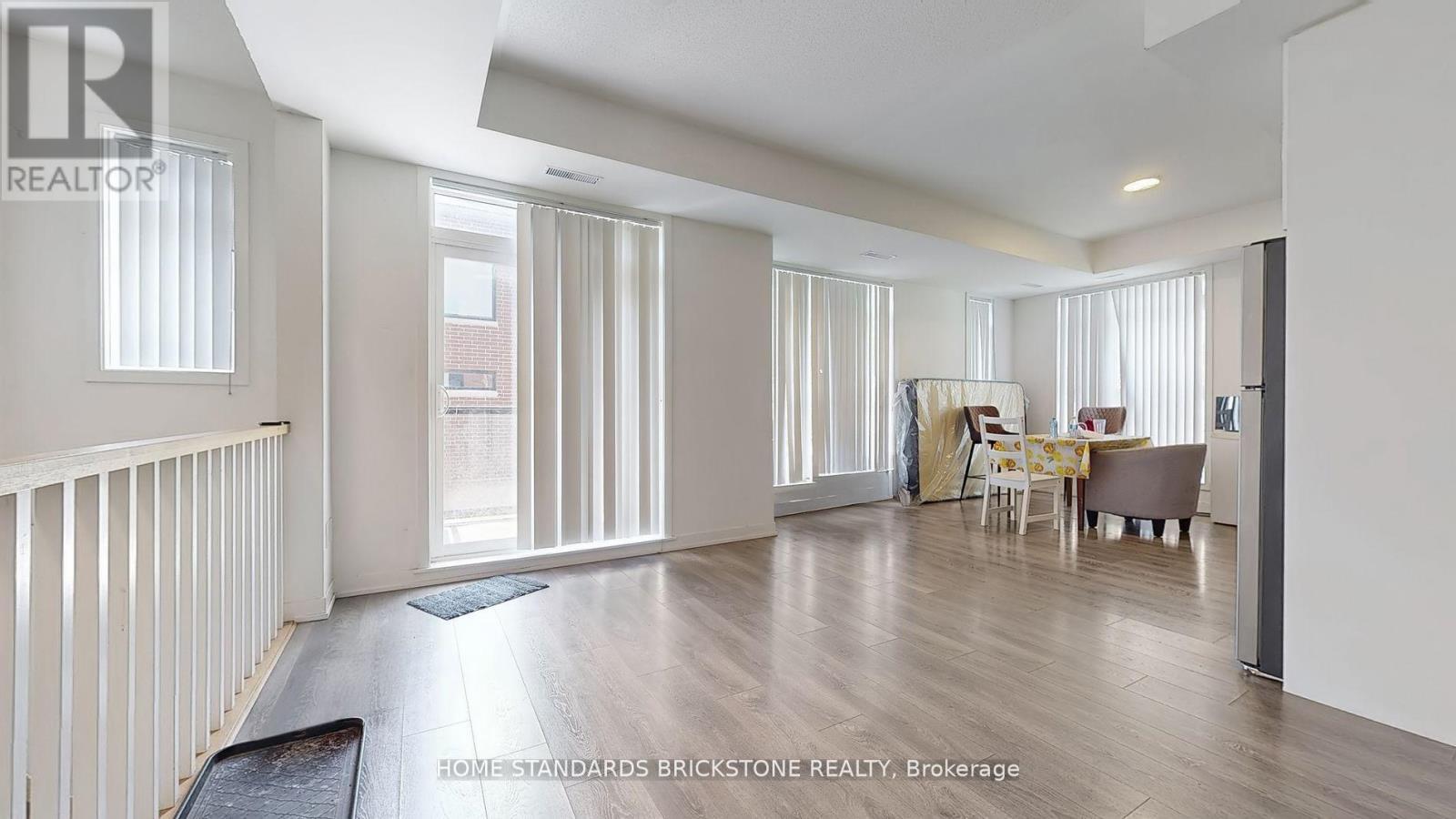 H212 - 90 Canon Jackson Drive, Toronto, ON - Indoor Photo Showing Other Room