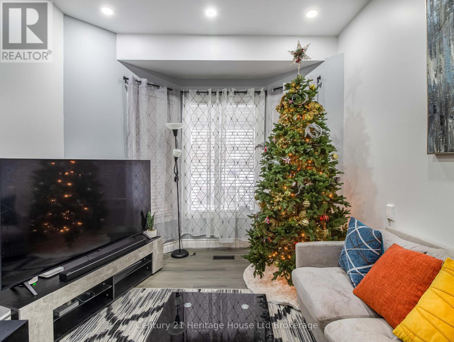 8 Mohican Drive, Woodstock (Woodstock - North), ON - Indoor