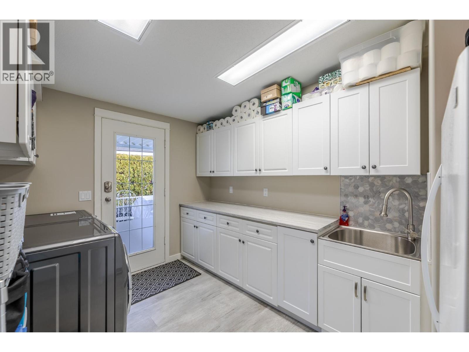 Large Laundry - 8598 Hwy 97 Unit# 50, Oliver, BC