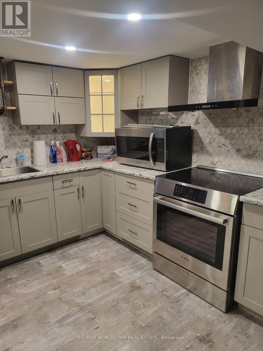 Bsmt - 56 Argyle Crescent, St. Catharines, ON - Indoor Photo Showing Kitchen