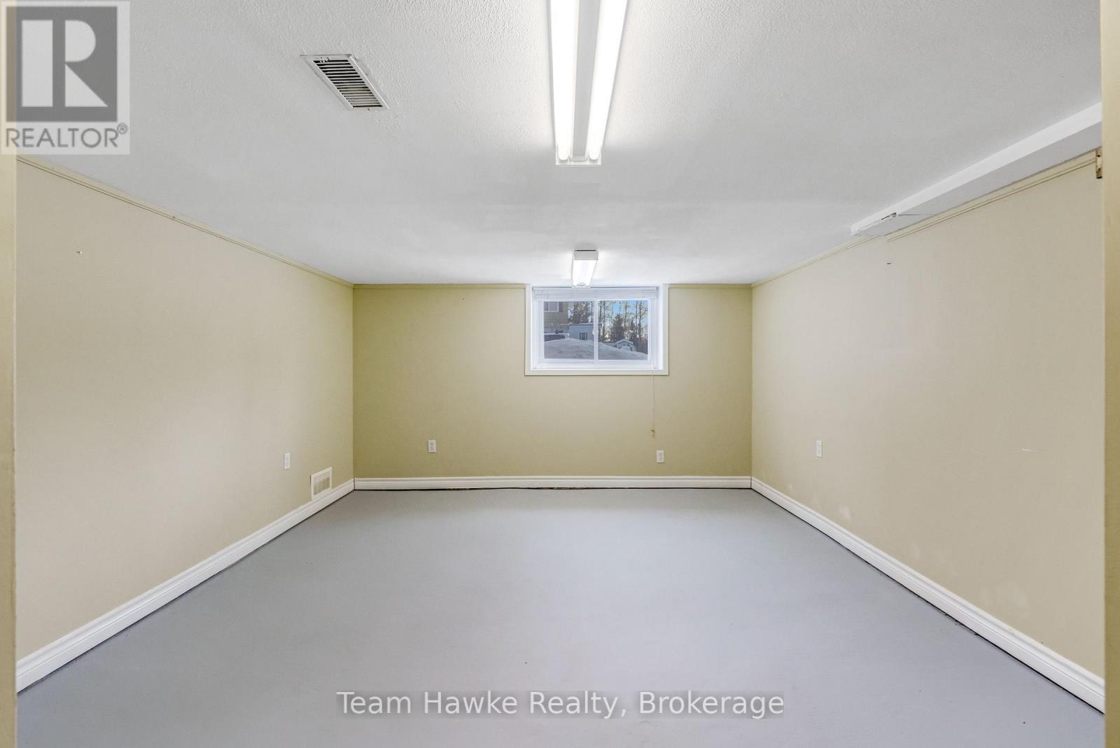 264 Kingfisher Avenue, Tay (Port Mcnicoll), ON - Indoor Photo Showing Other Room