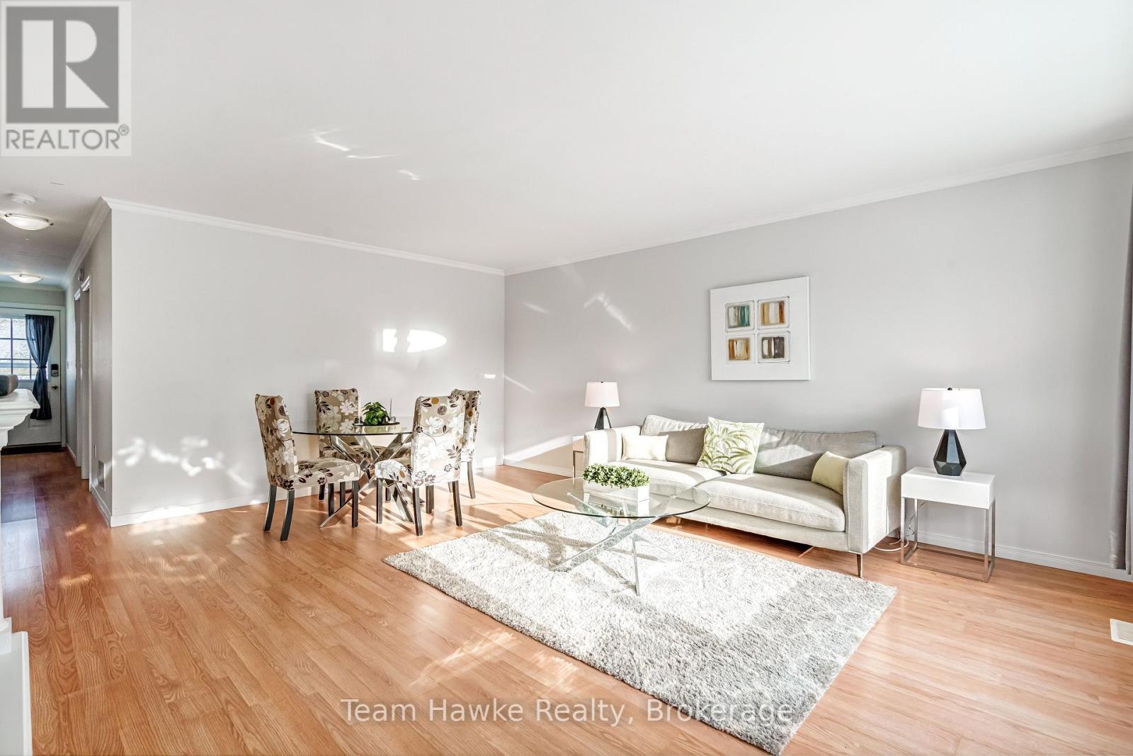 264 Kingfisher Avenue, Tay (Port Mcnicoll), ON - Indoor Photo Showing Living Room