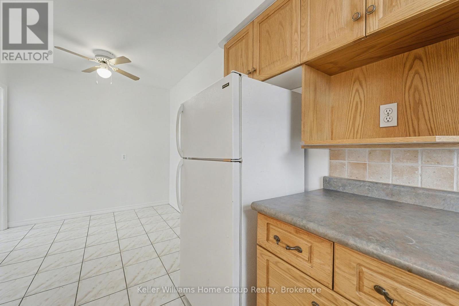 18 Gower Court, Halton Hills (Georgetown), ON - Indoor Photo Showing Kitchen