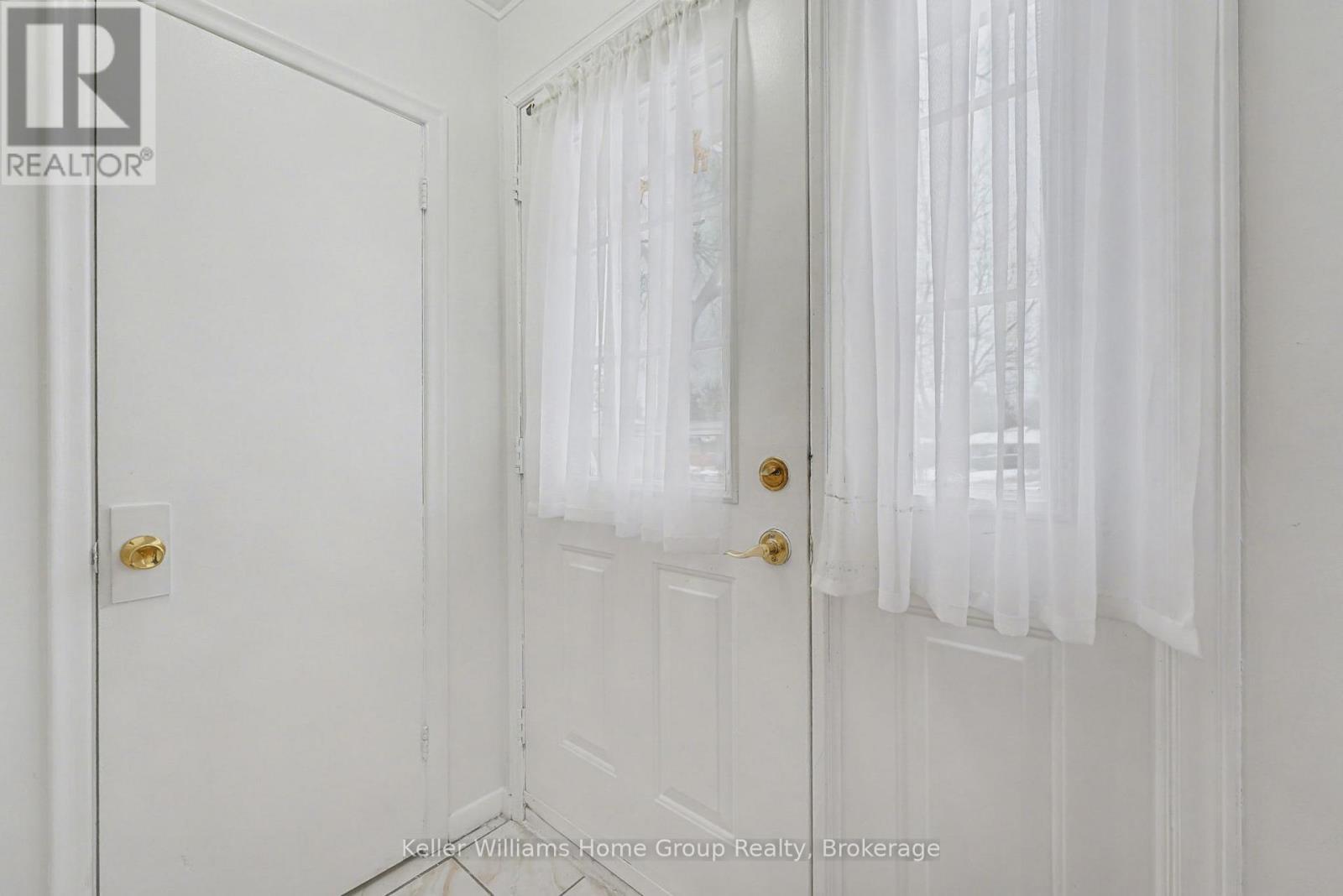 18 Gower Court, Halton Hills (Georgetown), ON - Indoor Photo Showing Other Room