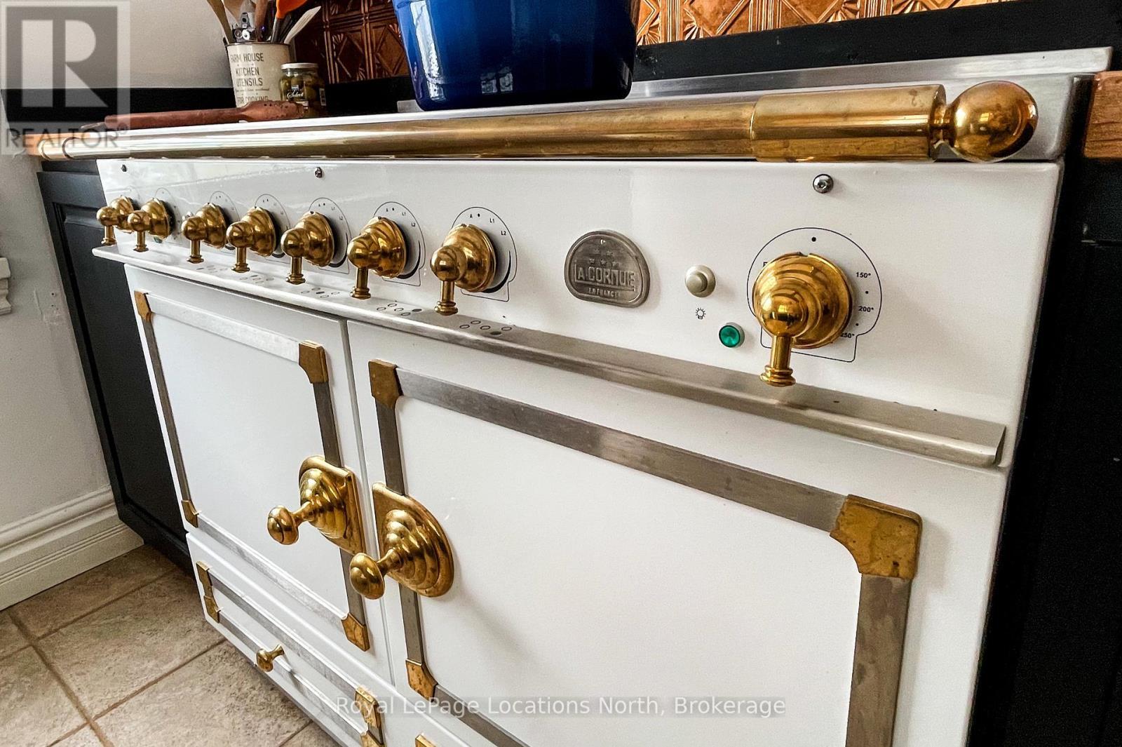 Oh la la! LaCornue! - 637280 St Vincent-Sydenham Townline, Meaford, ON - Indoor Photo Showing Other Room