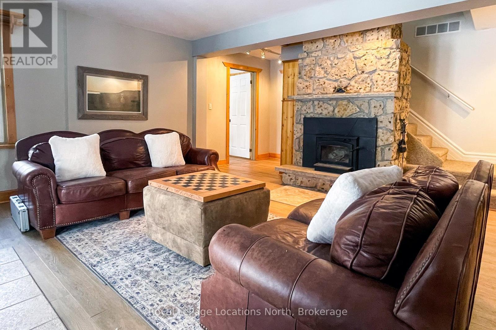 637280 St Vincent-Sydenham Townline, Meaford, ON - Indoor Photo Showing Living Room With Fireplace