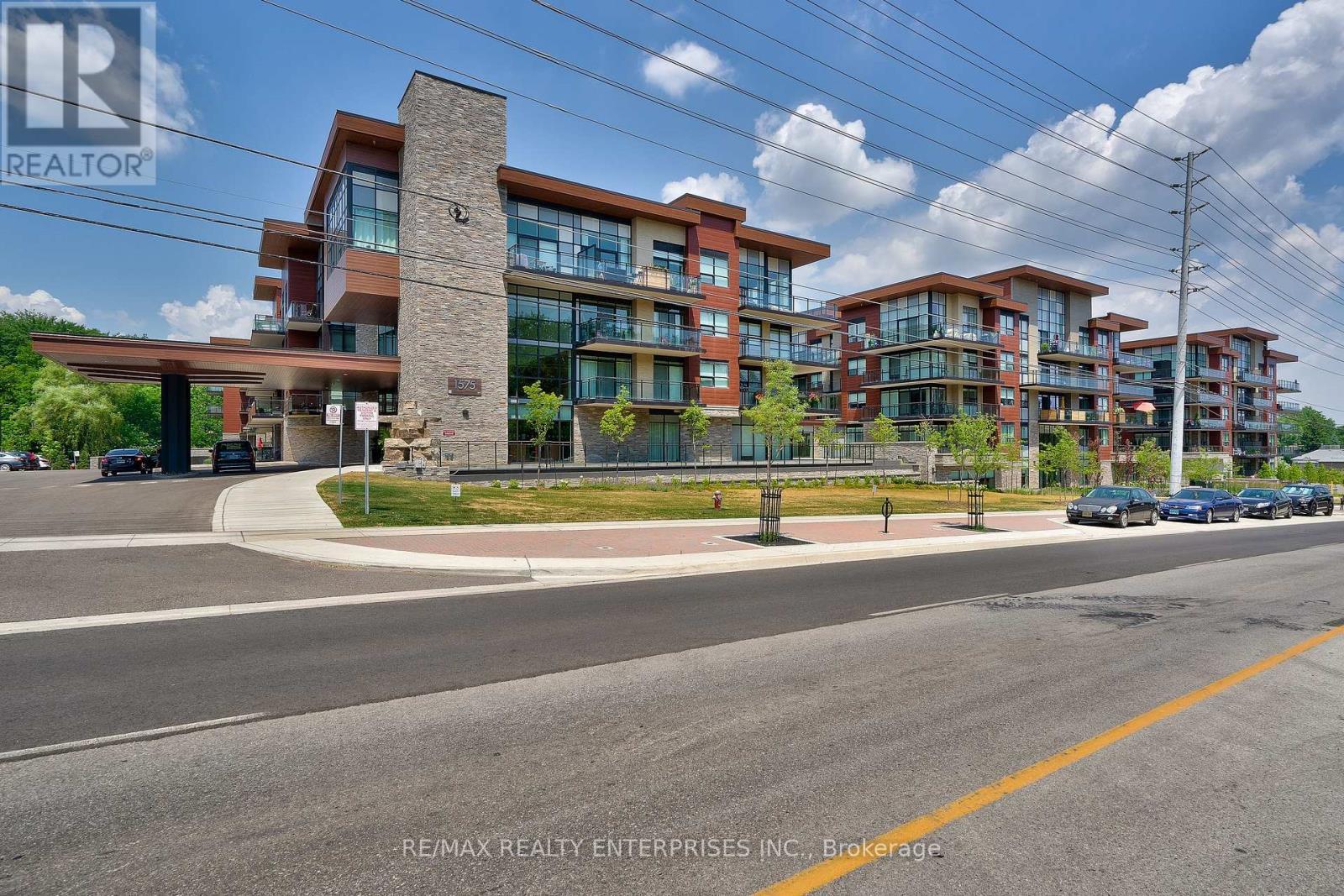 337 - 1575 Lakeshore Road W, Mississauga, ON - Outdoor