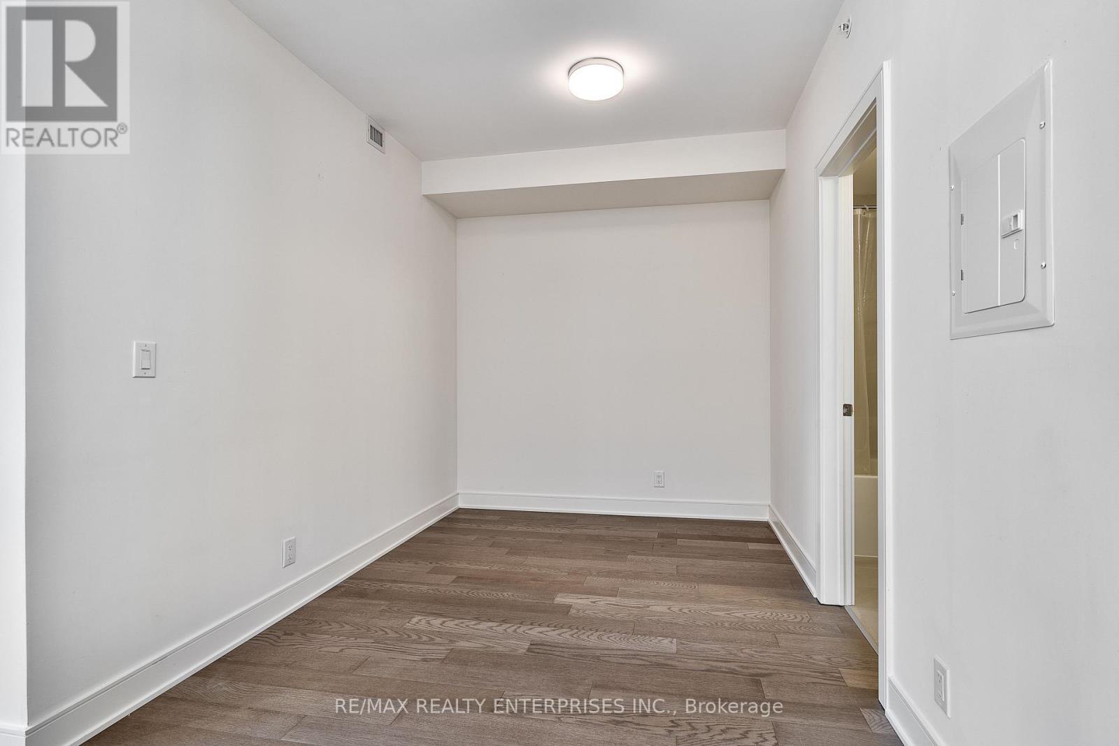 337 - 1575 Lakeshore Road W, Mississauga, ON - Indoor Photo Showing Other Room