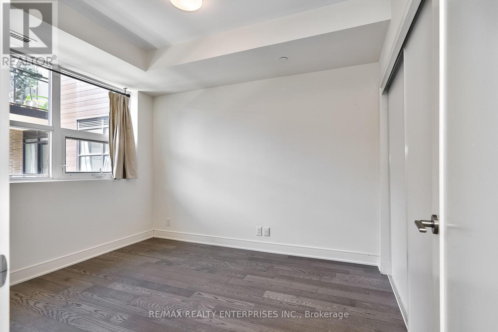 337 - 1575 Lakeshore Road W, Mississauga, ON - Indoor Photo Showing Other Room