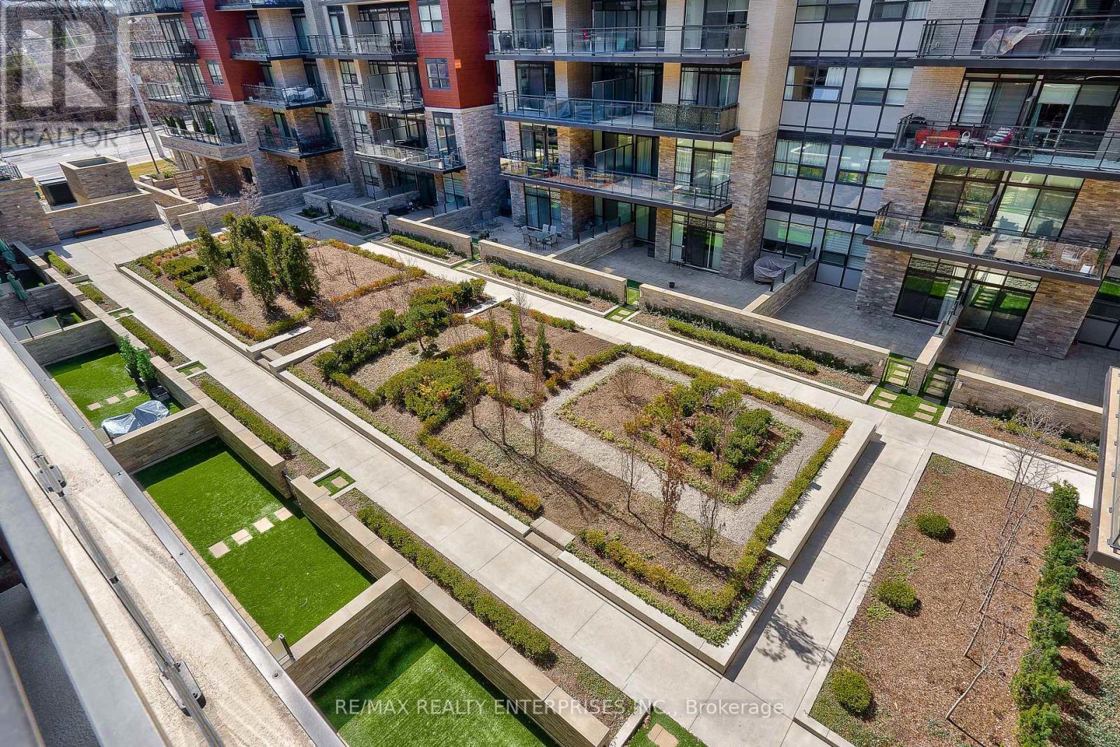 337 - 1575 Lakeshore Road W, Mississauga, ON - Outdoor