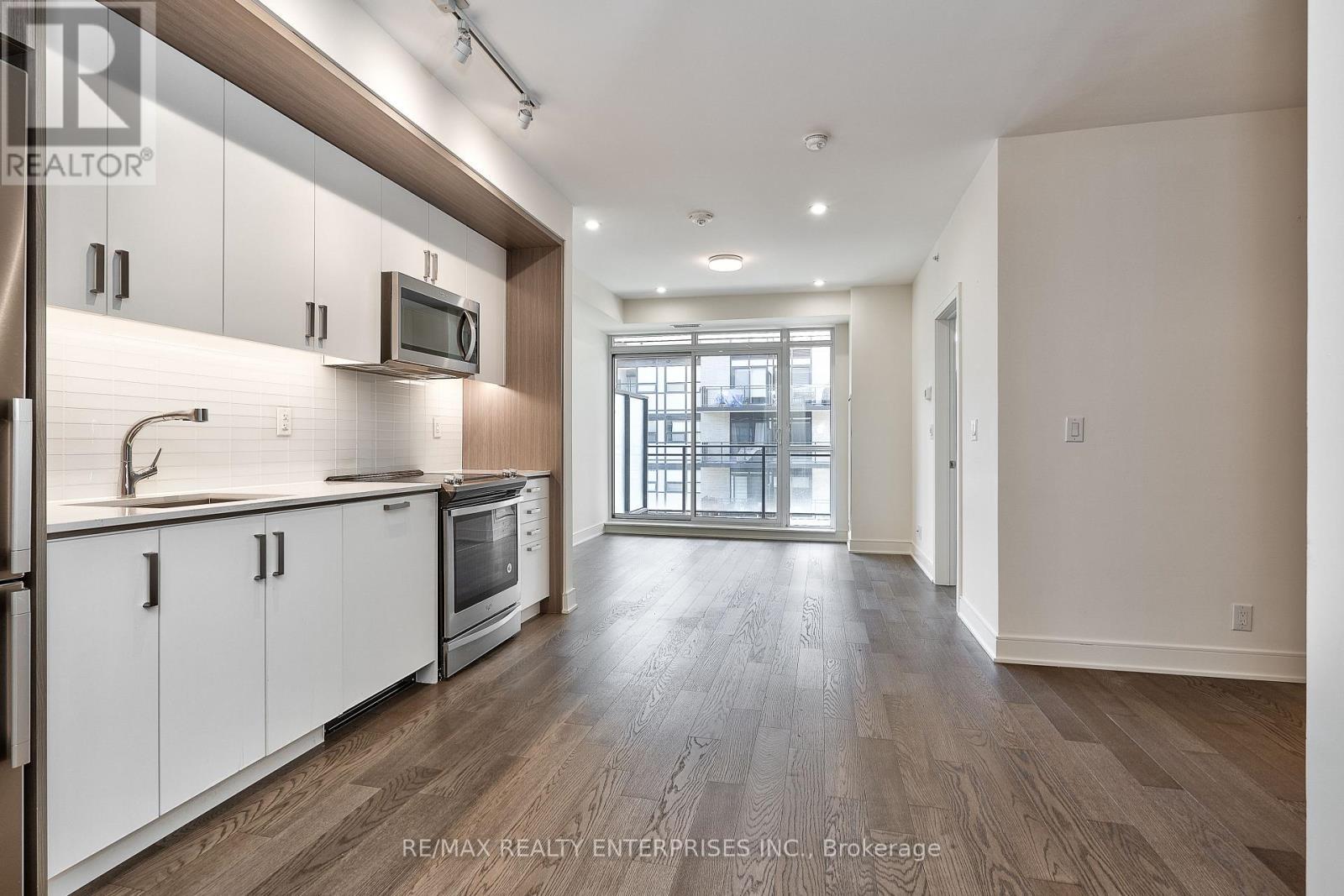 337 - 1575 Lakeshore Road W, Mississauga, ON - Indoor Photo Showing Kitchen With Upgraded Kitchen