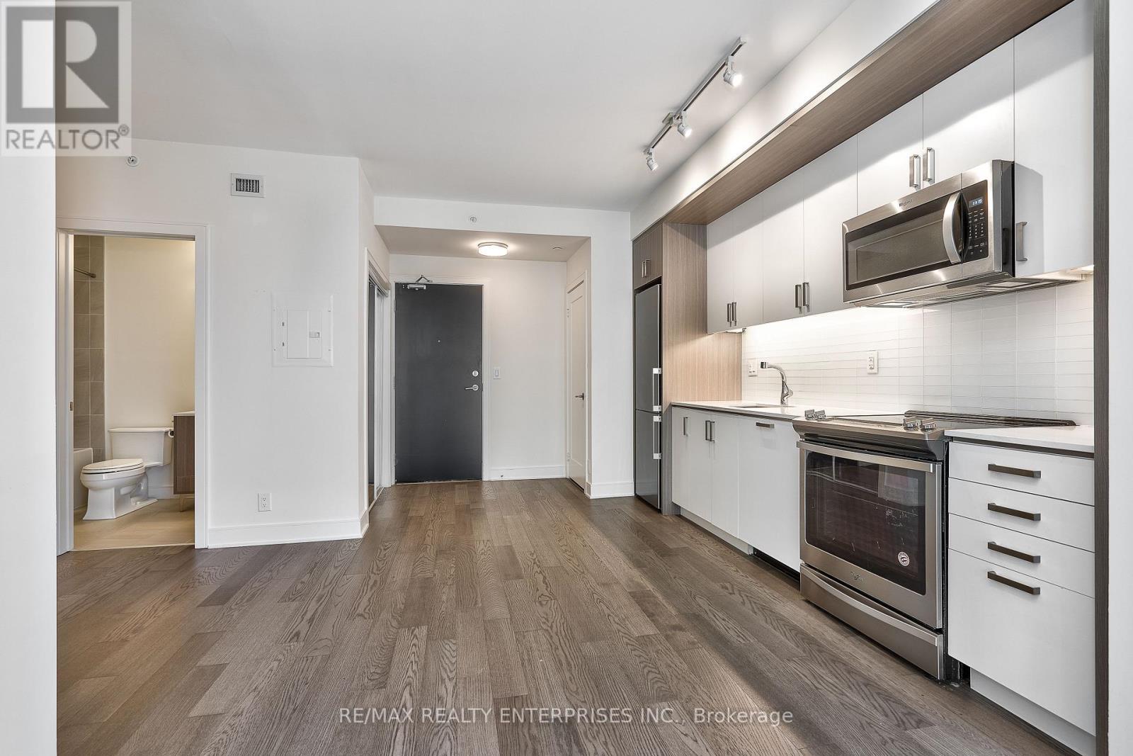 337 - 1575 Lakeshore Road W, Mississauga, ON - Indoor Photo Showing Kitchen With Upgraded Kitchen