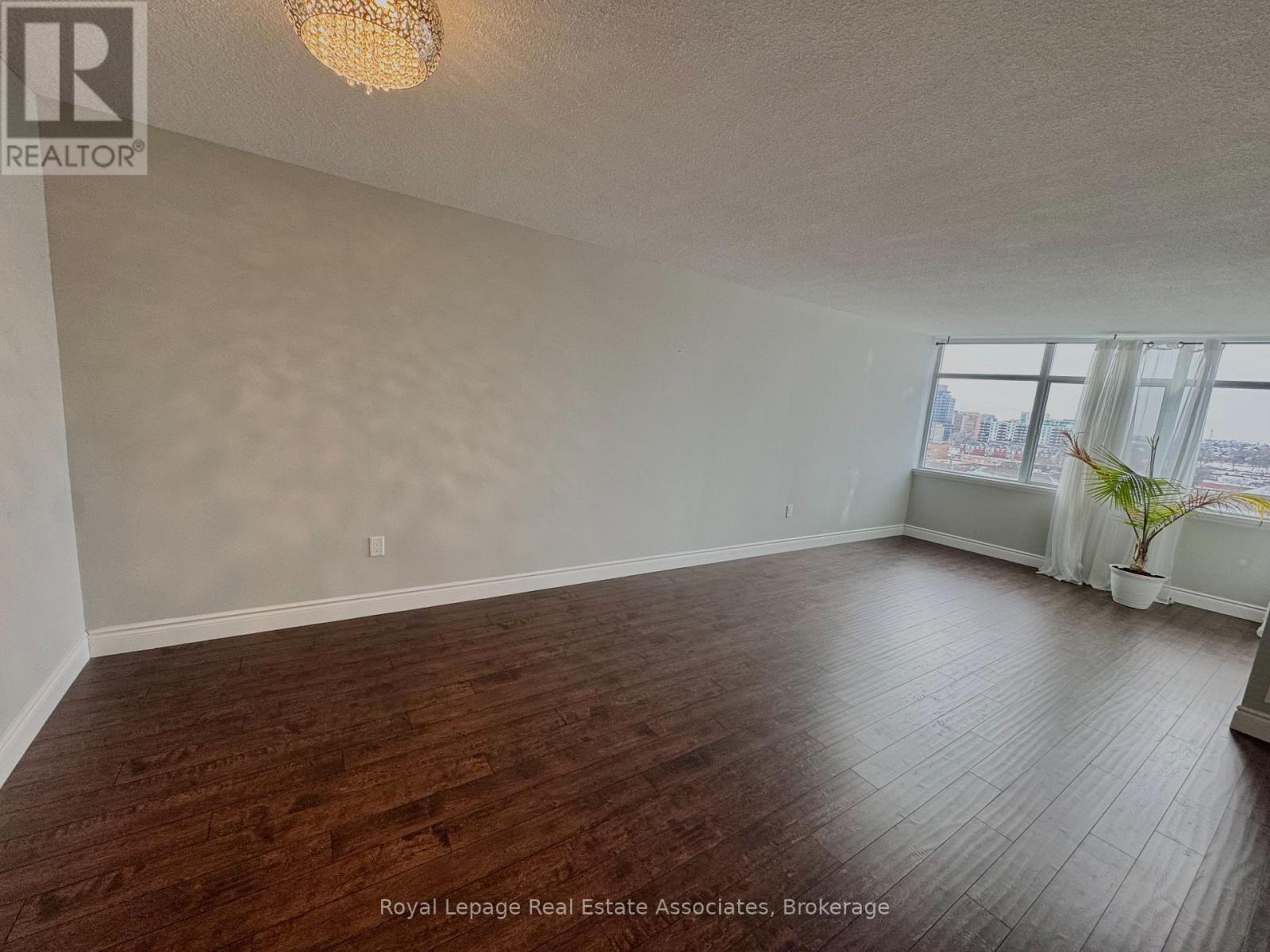 1006 - 3100 Kirwin Avenue, Mississauga, ON - Indoor Photo Showing Other Room