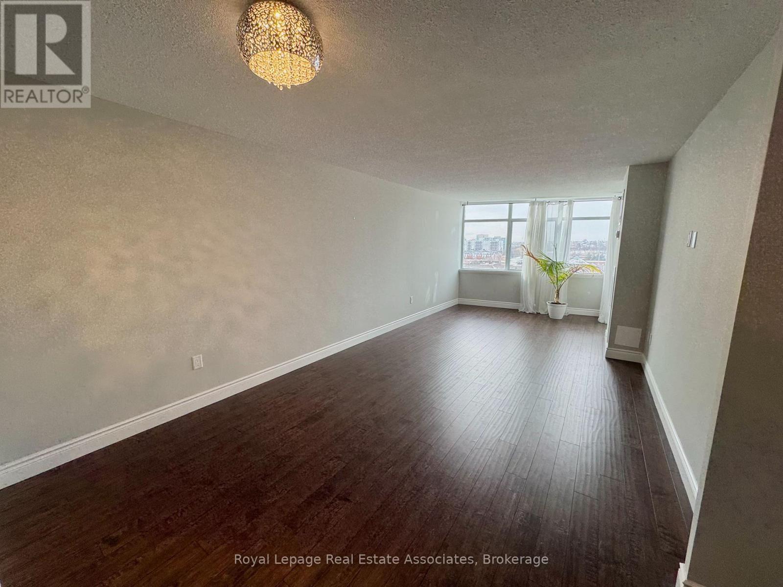1006 - 3100 Kirwin Avenue, Mississauga, ON - Indoor Photo Showing Other Room