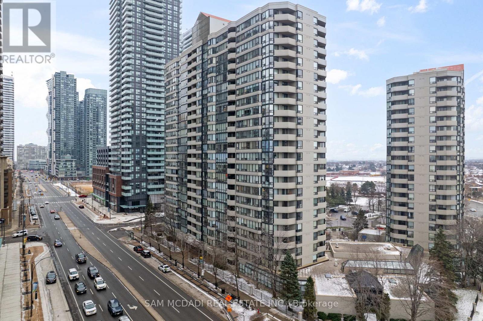 305 - 330 Rathburn Road W, Mississauga, ON - Outdoor With Balcony With Facade
