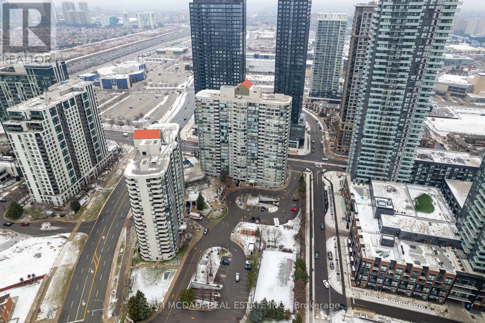 305 - 330 Rathburn Road W, Mississauga, ON - Outdoor