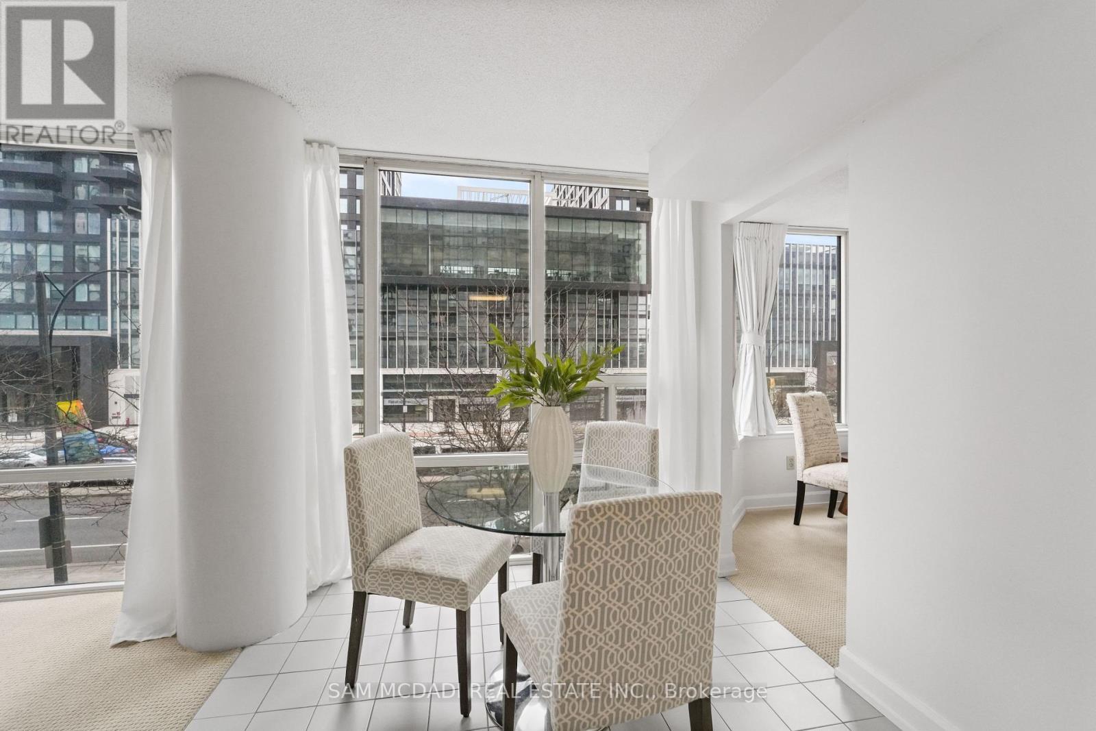 305 - 330 Rathburn Road W, Mississauga, ON - Indoor