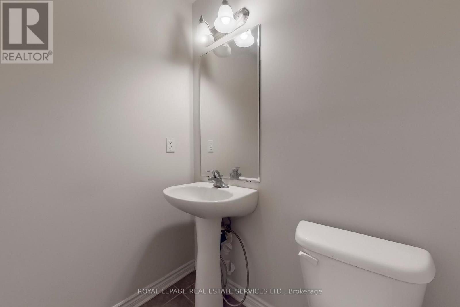 389 Gosford Crescent, Milton, ON - Indoor Photo Showing Bathroom